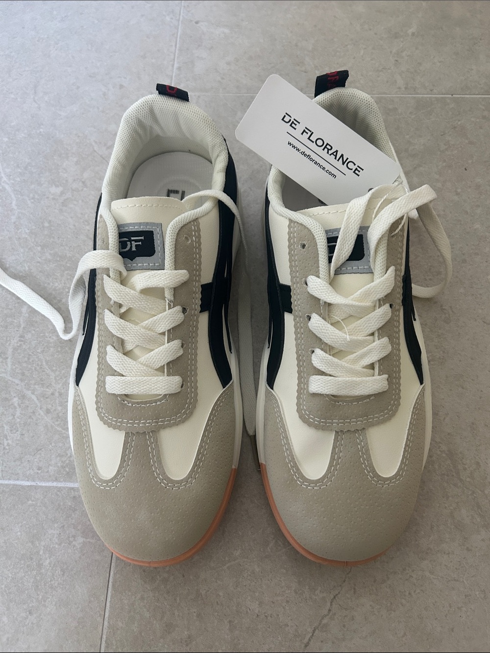 De Florance Women’s Beige and Black Casual Sneakers